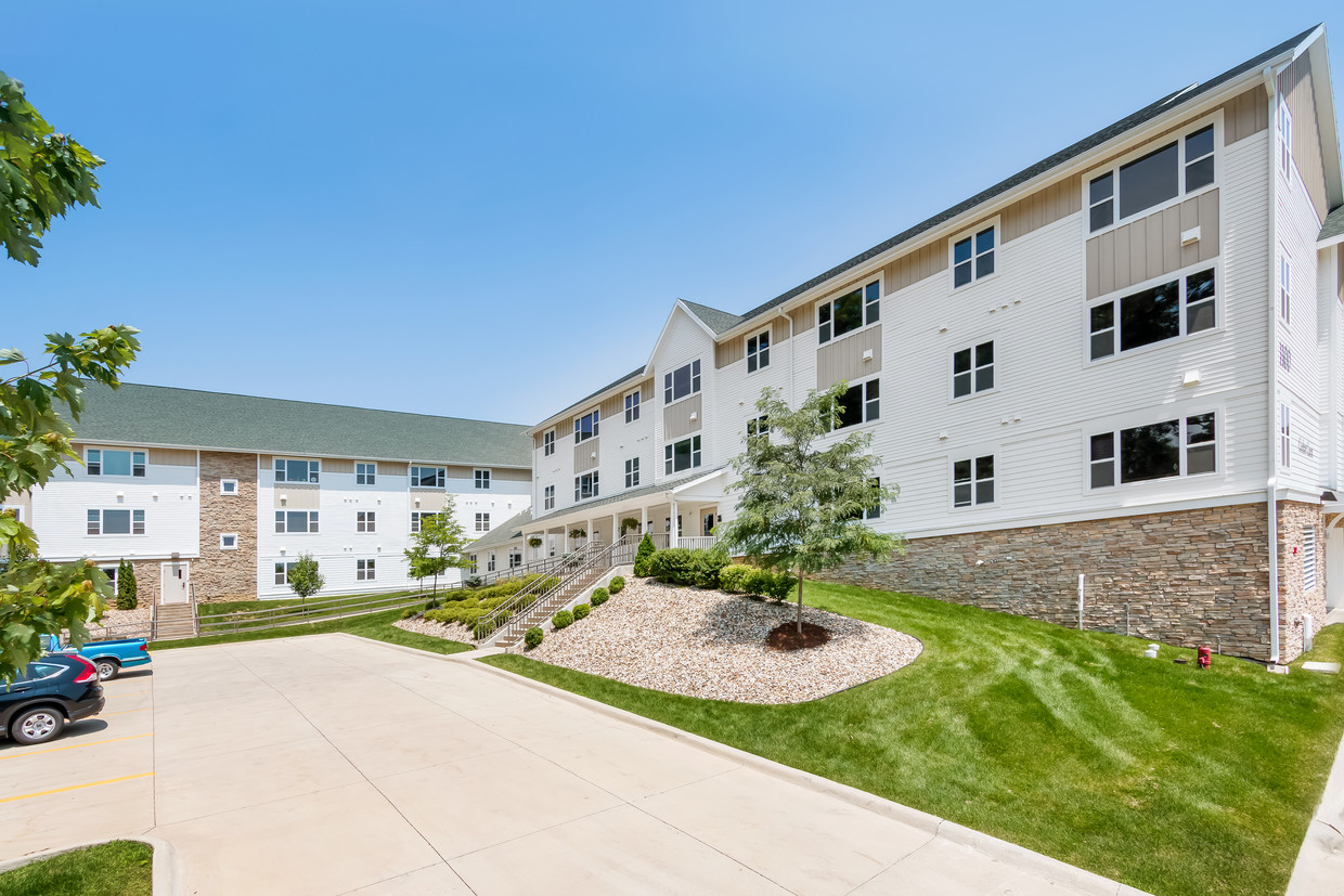 Foto principal - Cedar Crest Apartments