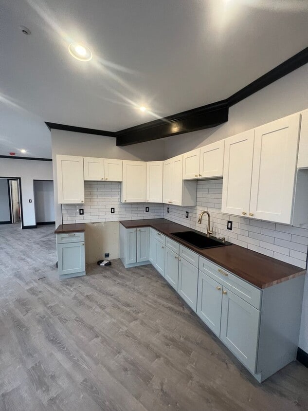 263 Main St Unit Apt 2, Johnson City, NY 13790 Room for Rent in