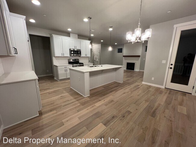 Foto del edificio - 5 br, 3.5 bath House - 8729 69TH PL NE