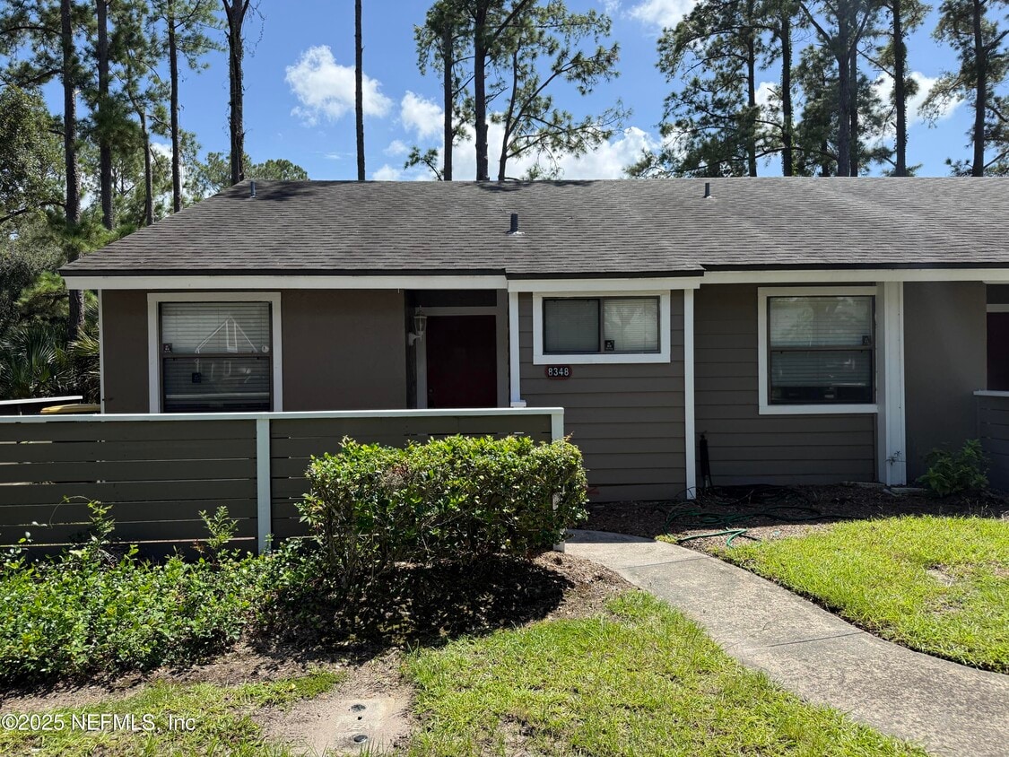 Foto principal - 8348 Westover Ct