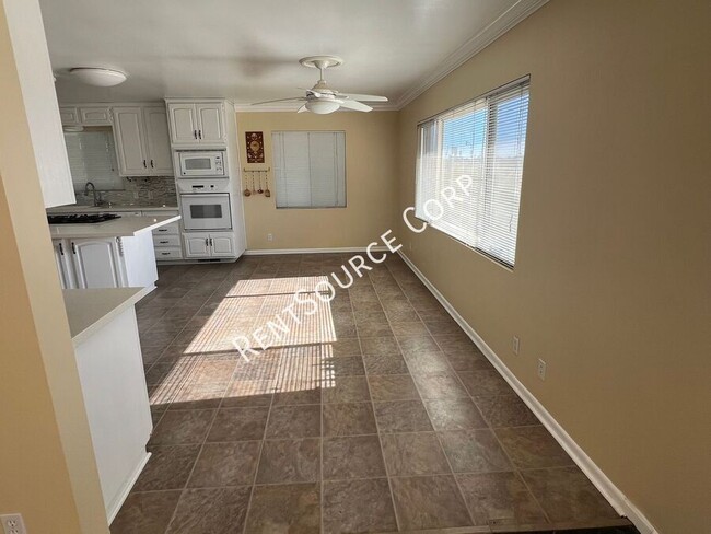 Building Photo - 3 Bedroom Home For Rent in Palmdale