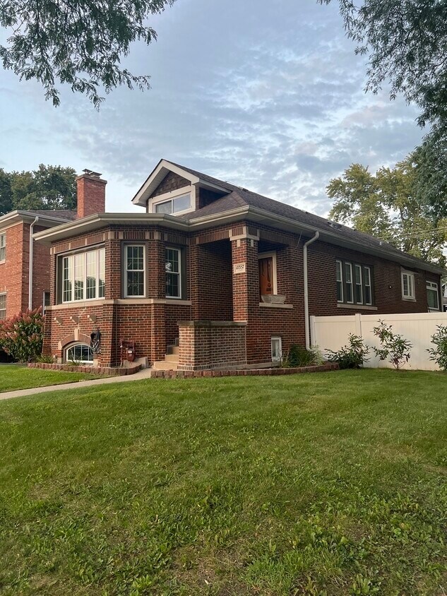 Foto del edificio - 10357 S Campbell Ave