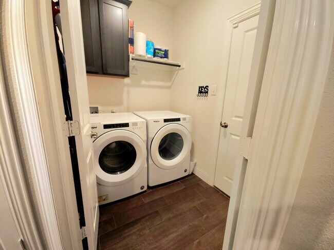 Foto del edificio - 3012 Denver Ave