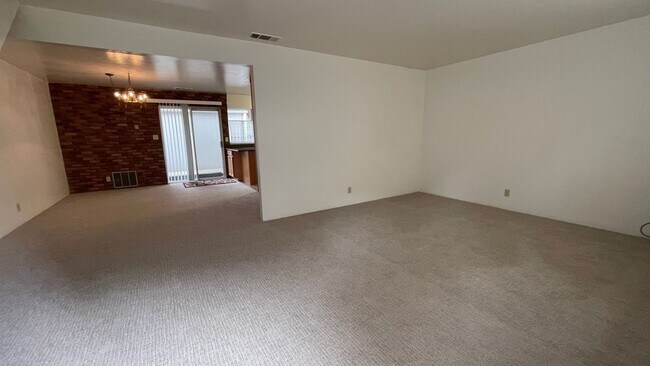 Building Photo - 390 Anchor Way (LO)
