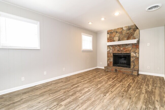 Foto del edificio - 2622 Candler Woods Way