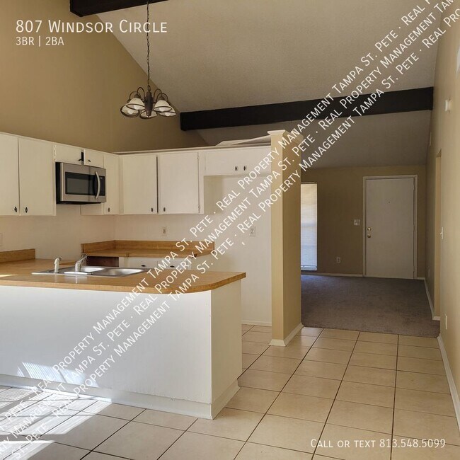 Foto del edificio - ***AVAILABLE FOR IMMEDIATE MOVE IN***