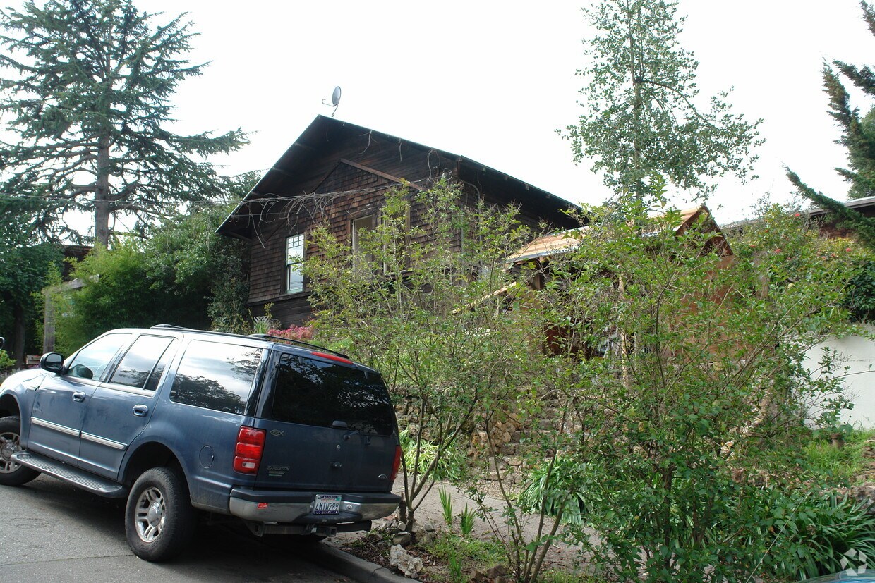 Building Photo - 1234-1236 Bonita Ave