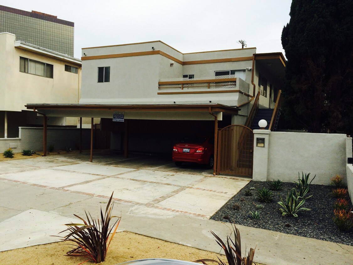 Primary Photo - 11718 Kiowa Ave