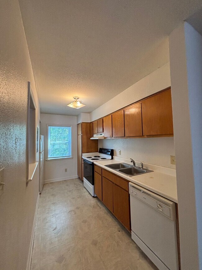 Foto del edificio - 2516 Avent Ferry Rd