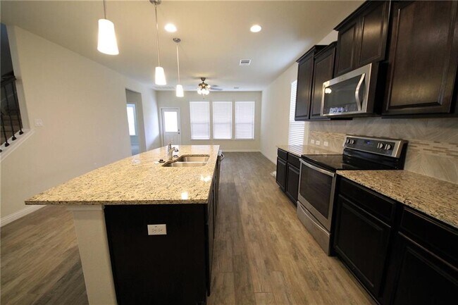 Foto del edificio - 16013 Hawthorne Heights Trail