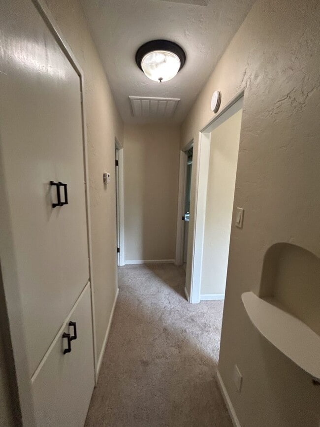 Building Photo - Charming 2-bedroom, 1-bath home in Redding, CA