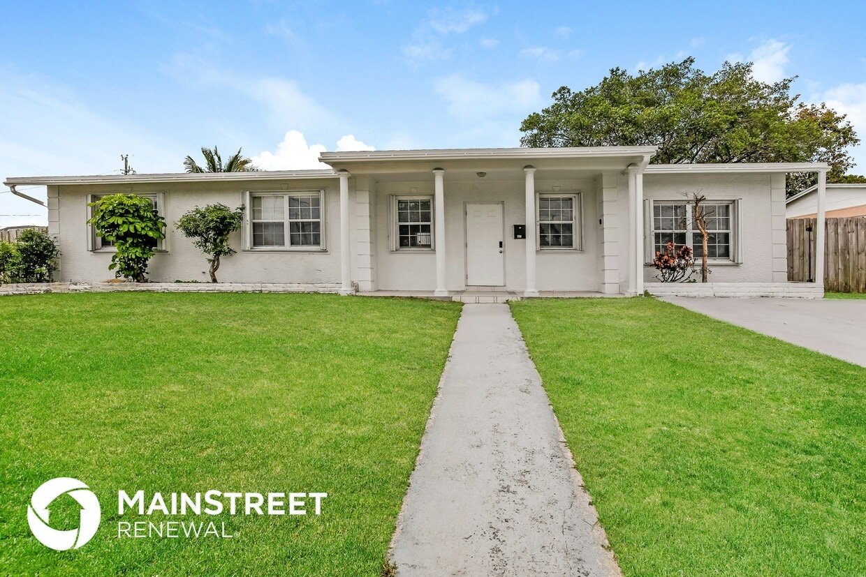 Foto principal - 900 NW 199th St