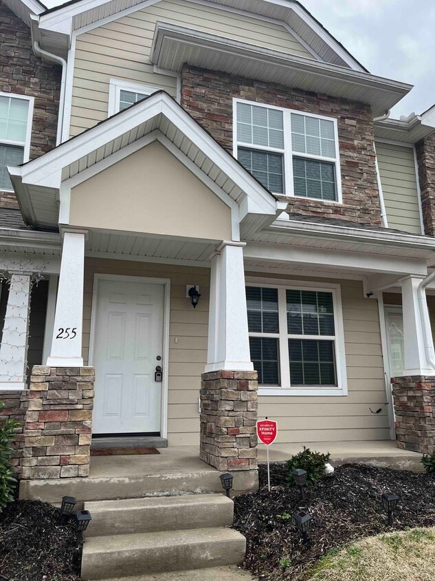 Spacious and well kept 2 bedroom home - Spacious and well kept 2 bedroom home