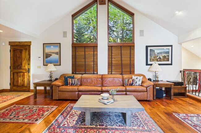 Foto del edificio - 593 Meadowood Dr