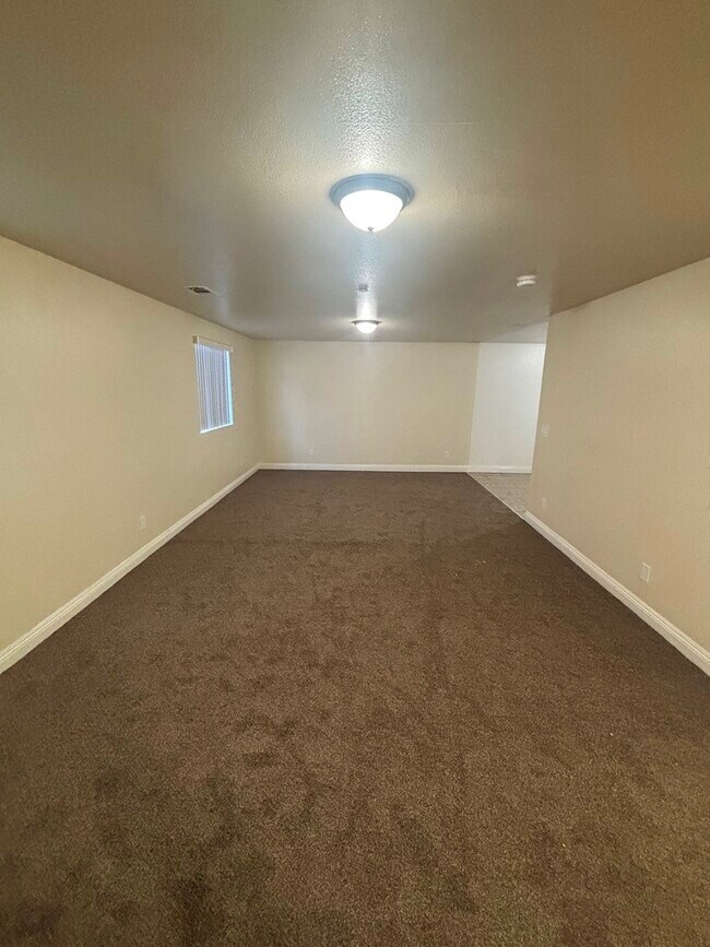 Foto del edificio - 8848 Orchard Ave