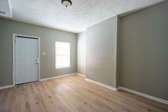 Foto del edificio - 241-243 Eastern Avenue