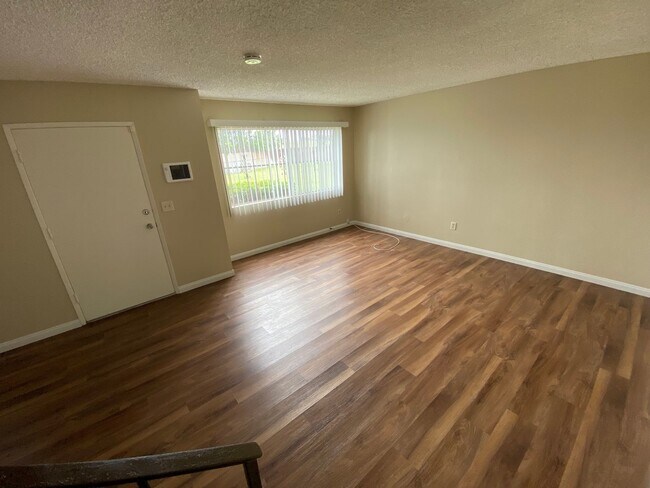 Foto del edificio - LOCATION & PRIVACY! Spacious 3 br Condo wi...