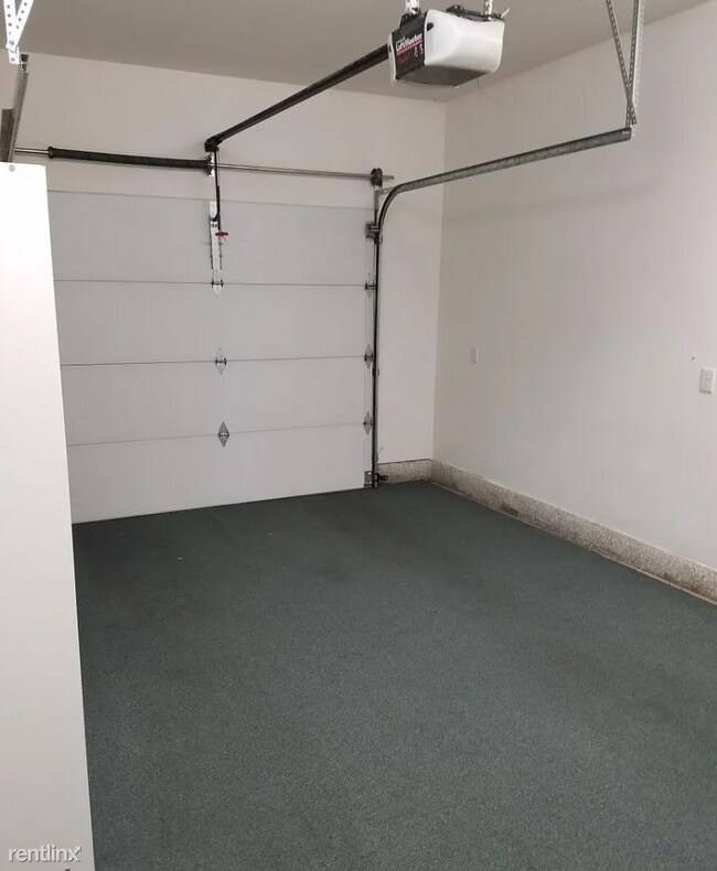 Foto del edificio - 2 br, 2.5 bath Townhome - 485 Boynton Aven...