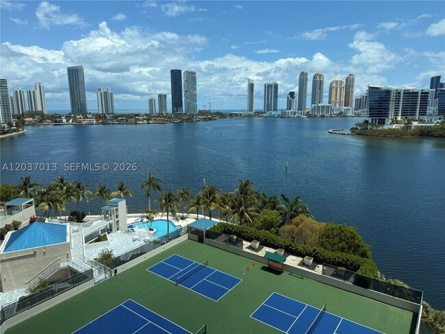 Foto del edificio - 3370 Hidden Bay Dr