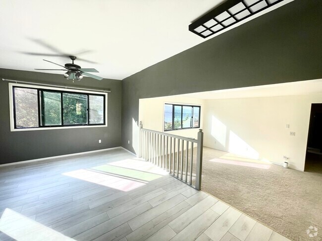 Building Photo - 21 Hemlock Hl