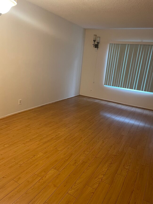 Building Photo - 524 N Maryland Ave