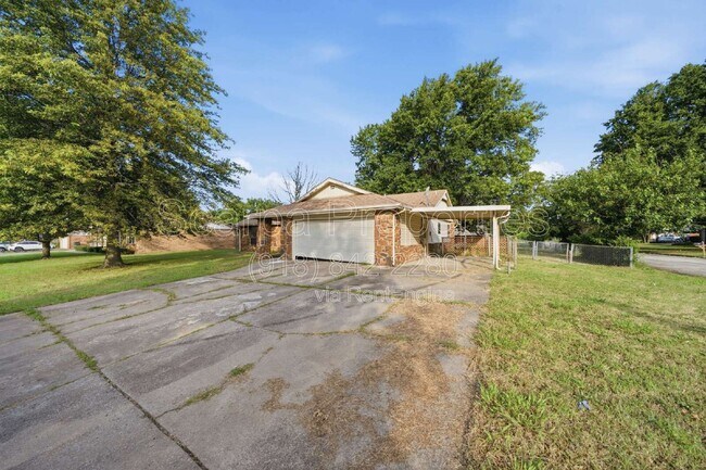 Foto del edificio - 11648 N 104th E Ave