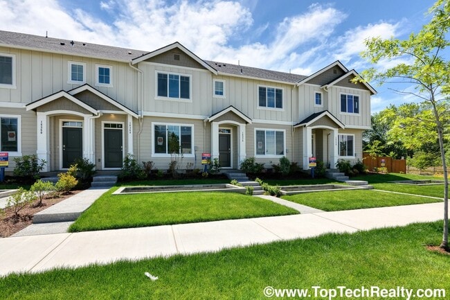 Building Photo - Spectacular Modern North Bethany Townhome ...