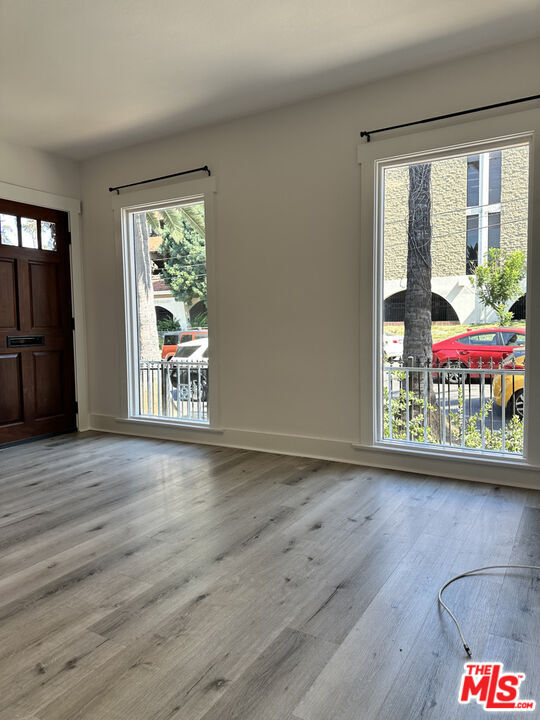 Foto del edificio - 5528 Franklin Ave