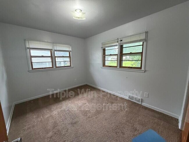 Building Photo - 1695 Crowder Dr