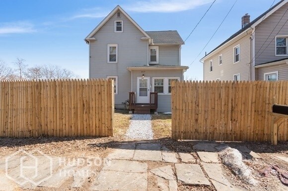 Primary Photo - 357 Colony St