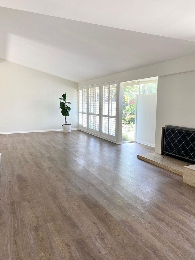 Building Photo - 3071 Silverwood Dr