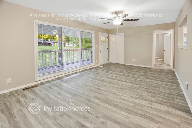 Building Photo - 3473 Pinehill Dr