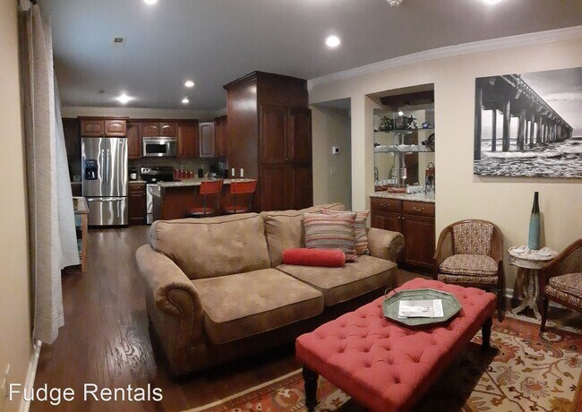 Foto del edificio - 2 br, 1 bath House - 1606 East Jackson Ave 9