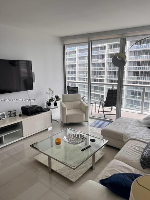 Foto del edificio - 475 Brickell Ave