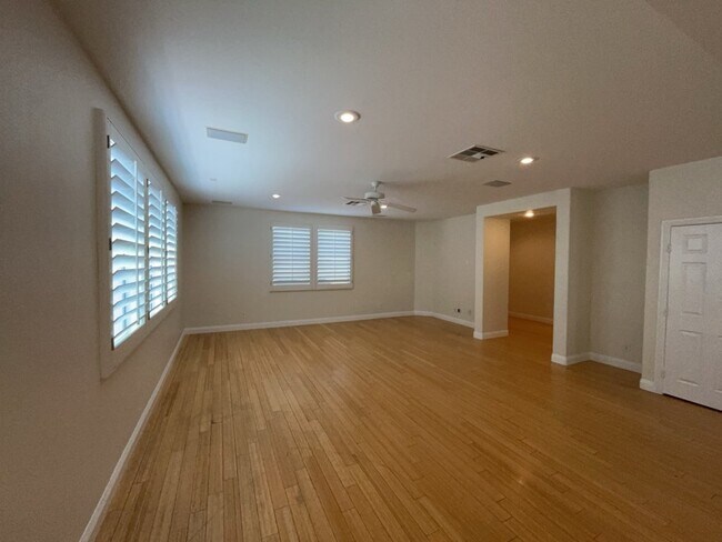 Building Photo - 6043 Eganridge Ct