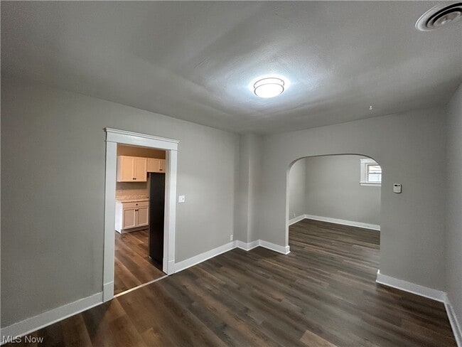 Building Photo - 7813 Laumar Ave