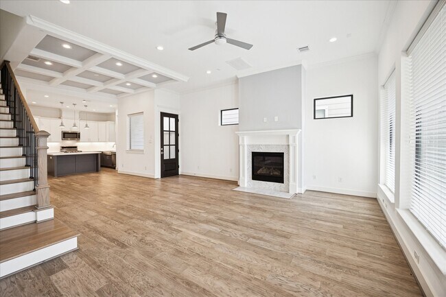 Building Photo - 4405 Schuler St