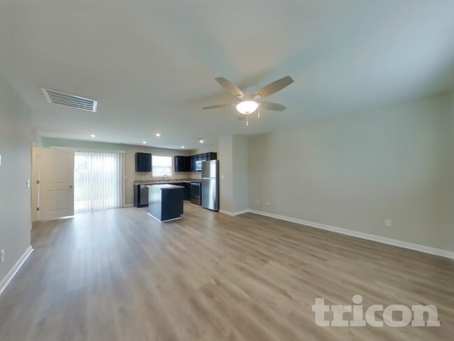 Foto del edificio - 2512 Solomon Ln