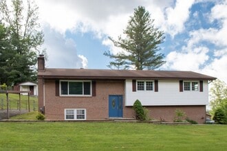 Building Photo - 7324 White Pine Cir