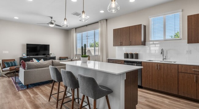 Building Photo - 6326 S 47th Dr