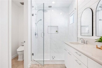 Building Photo - 121 Fremont