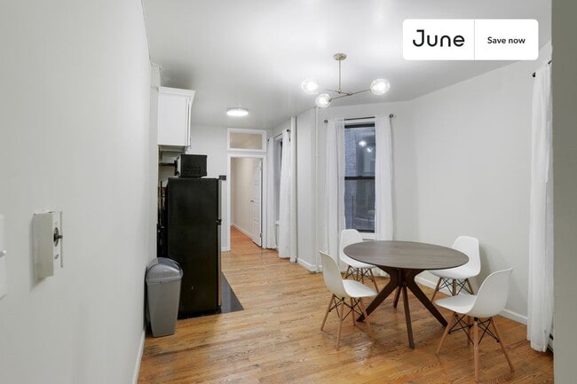 Building Photo - 136 W 109th St