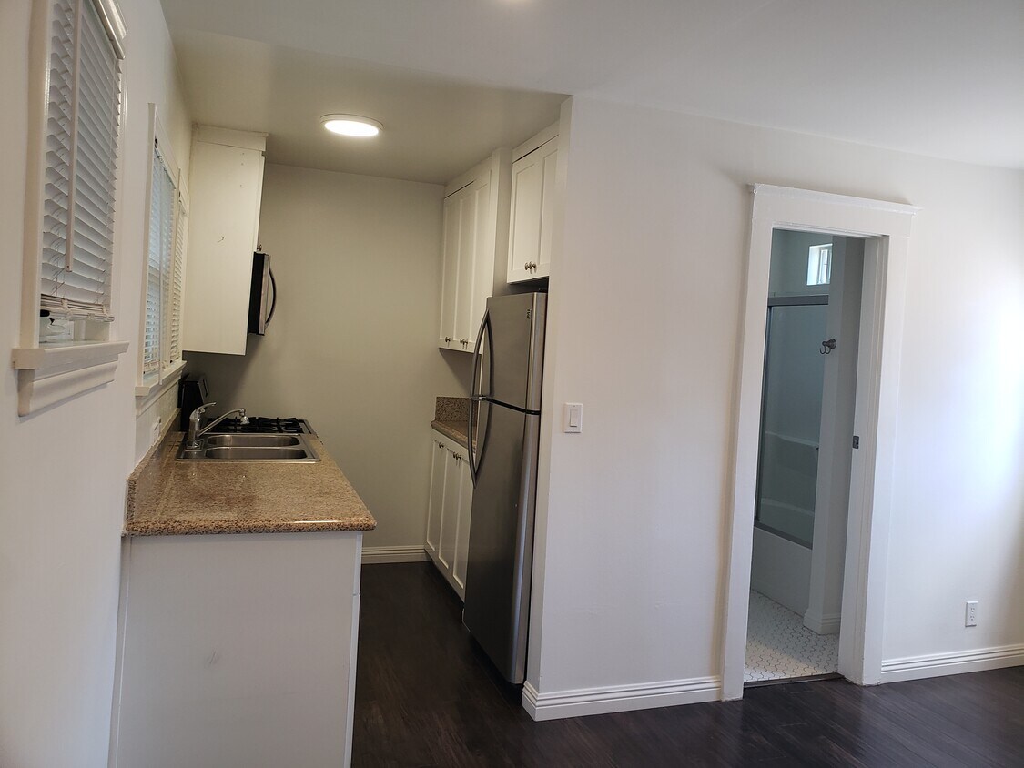 Building Photo - 3960 Van Buren Pl