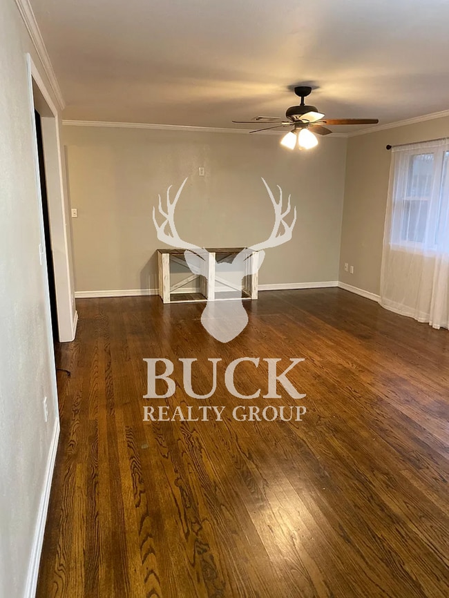 Building Photo - 10401 Ridgeview Dr