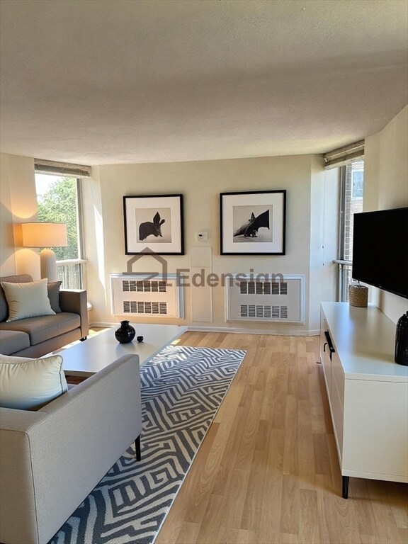 Foto del edificio - 33 Pond Ave