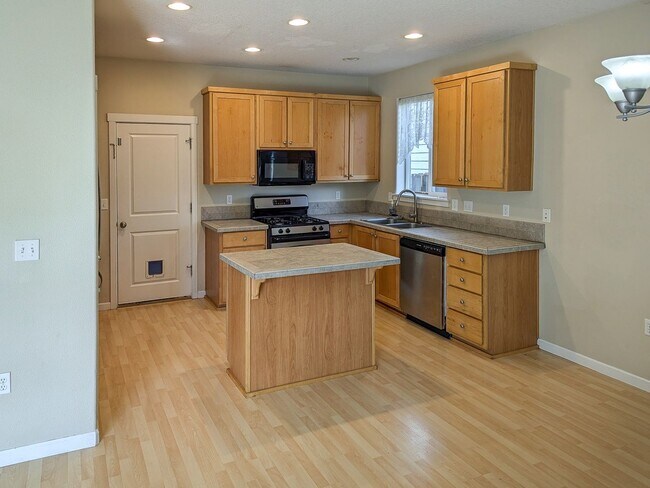 Foto del edificio - 1382 Glacier View St SE