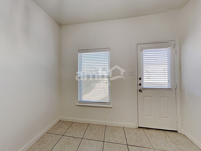 Building Photo - 1806 Hot Springs Way
