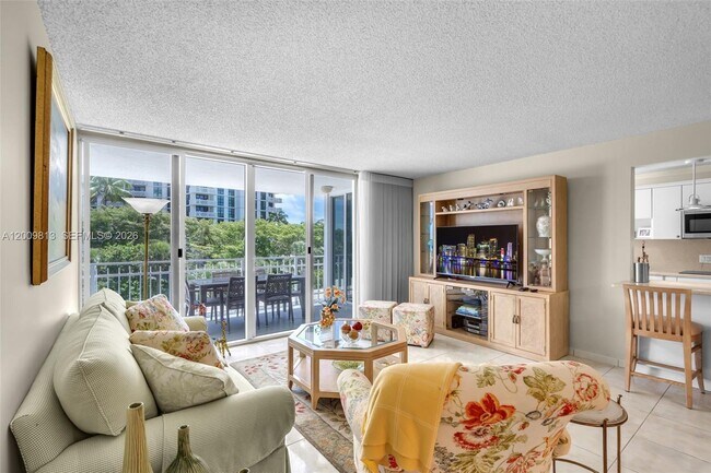 Foto del edificio - 600 Grapetree Dr