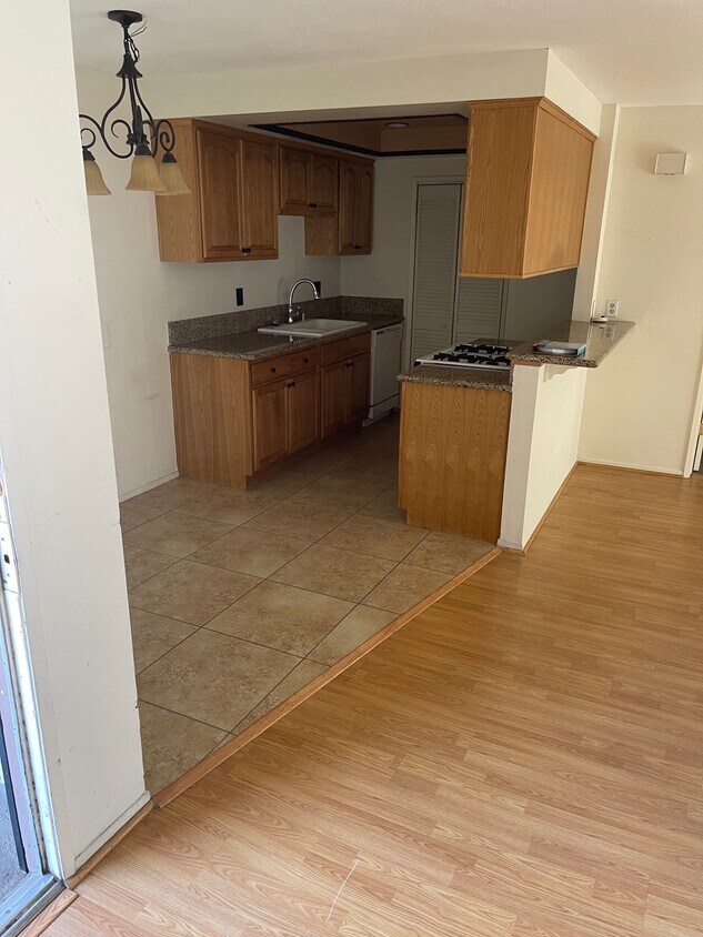 2723 N Bourbon St Unit 2723