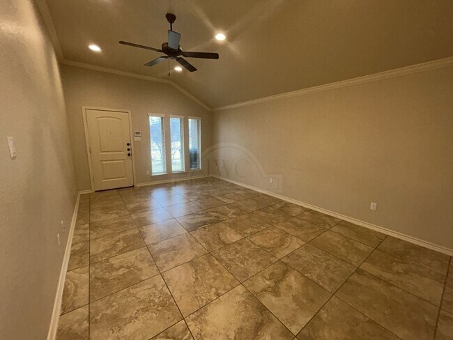 Foto del edificio - 5801 Luminous Ln